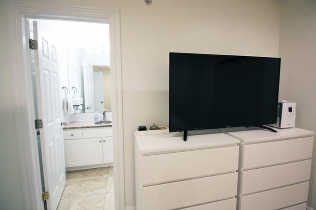 Photo - 625 E 200 S
