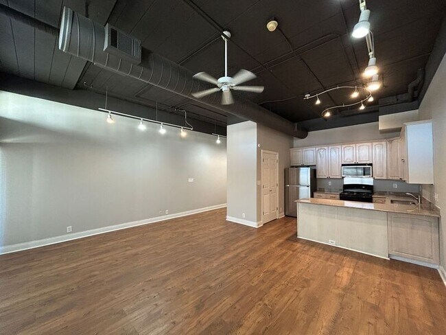 Photo - 95 S Main St Unit APT 404