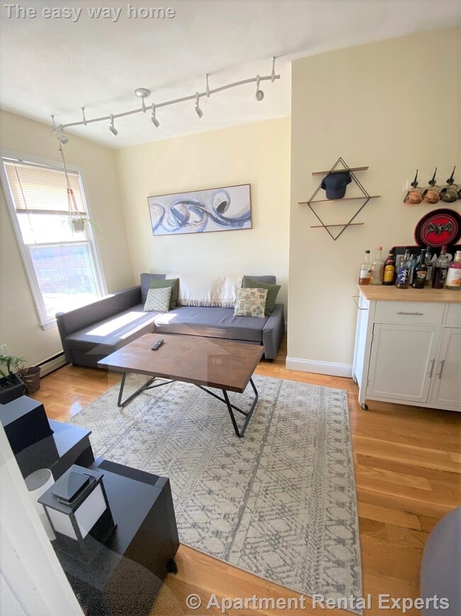 Photo - 359-361 Western Ave Unit #3 Unidad #3