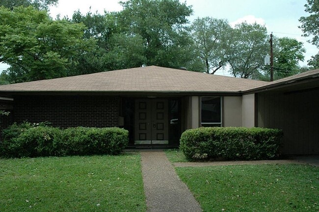 Building Photo - 7514 Romney Rd Rental