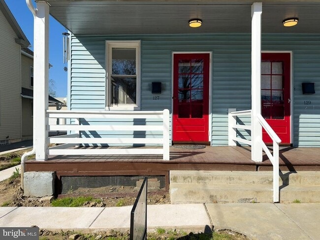 Photo - 127 N Prince St