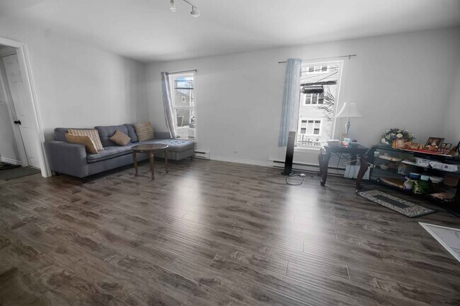 Photo - 23 Freshwater Rd Unit 1