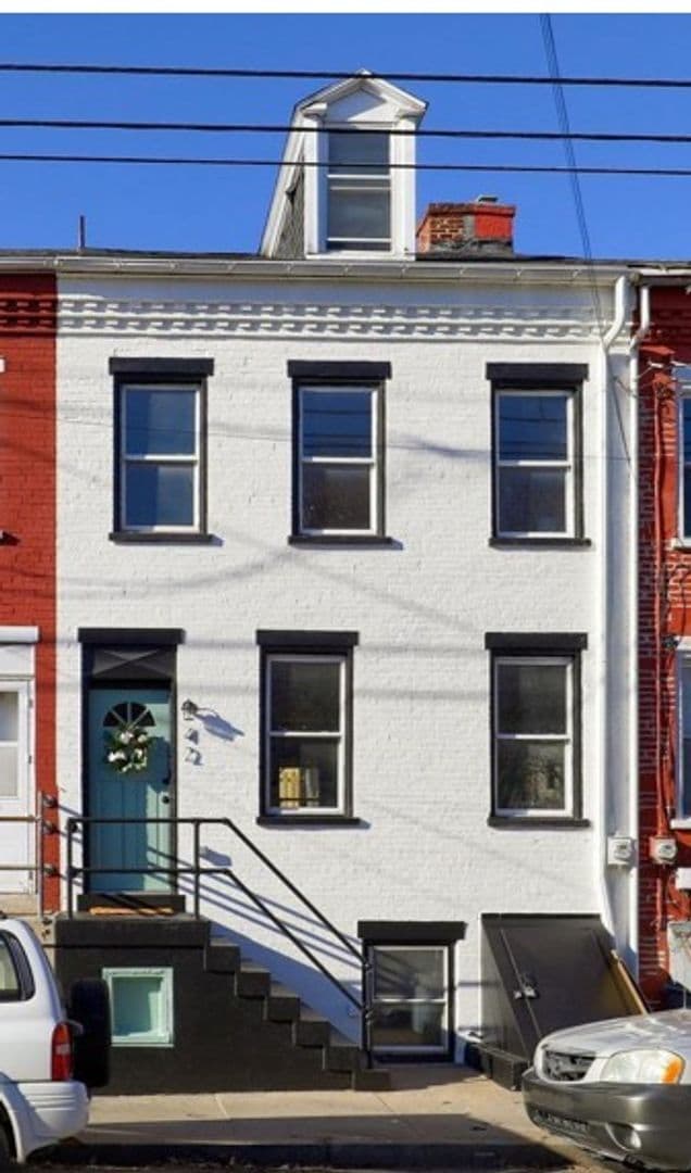 Building Photo - Charming 3 Bedroom Lancaster Home with Yard and Laundry Hookups!