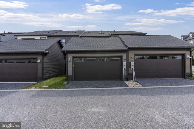 Photo - 402 Redbridge St