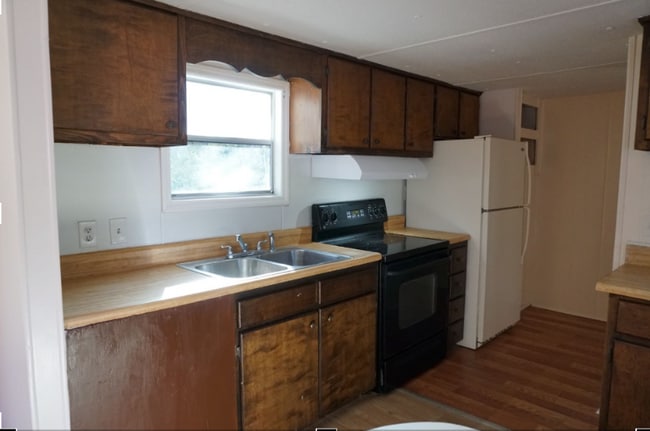 Photo - 2554 Lake Douglas Rd
