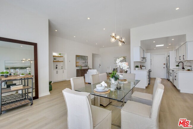 Photo - 11970 Montana Ave Unidad 305