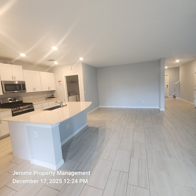 Photo - 2546 Leonia Ln