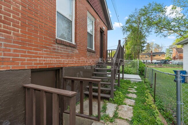 7135 Woodrow Ave