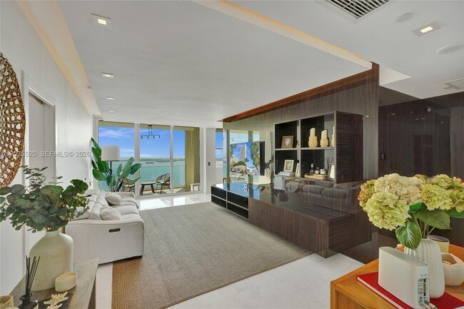 Photo - 800 Claughton Island Dr Unidad 3101