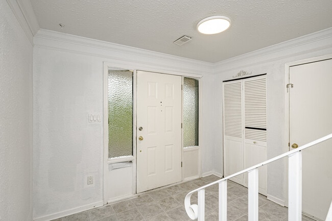 Photo - 15398-15328 28 Ave