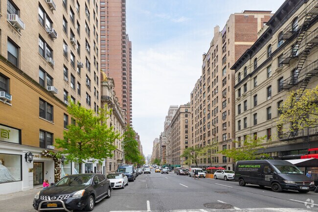 Photo - 21 E 90th St