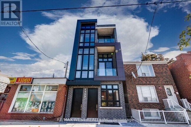 Photo - 1745 Keele St Unit 1