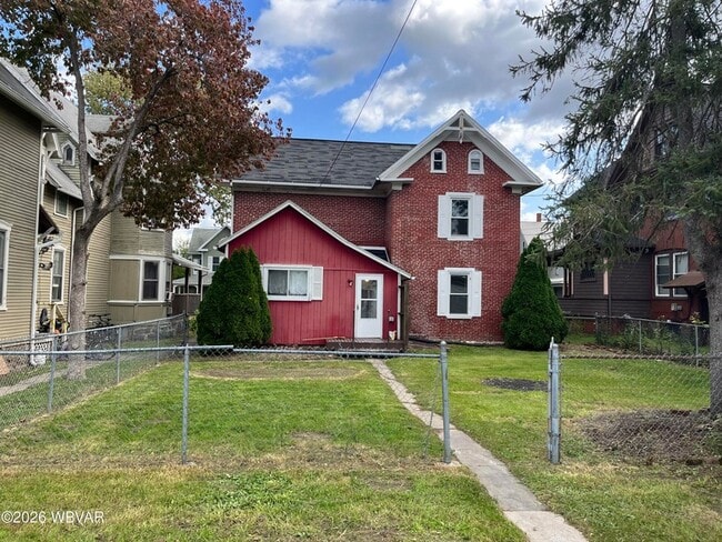 Photo - 336 Hastings St