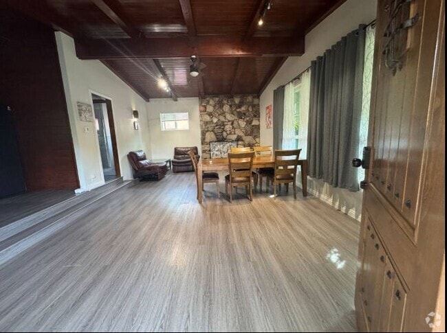Building Photo - 1646 S Centinela Ave Rental