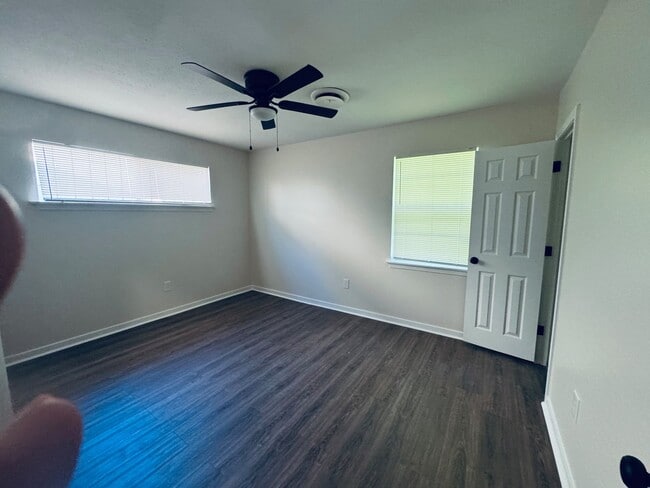 Photo - 1319 Dorgan St