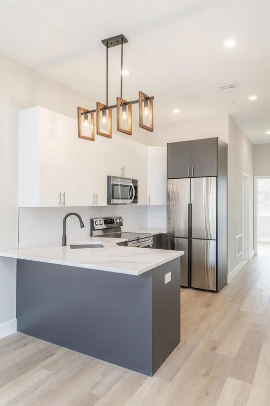 Photo - 429 W York St Unit B