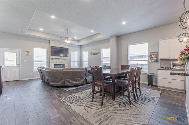 Photo - 810 Earp Dr