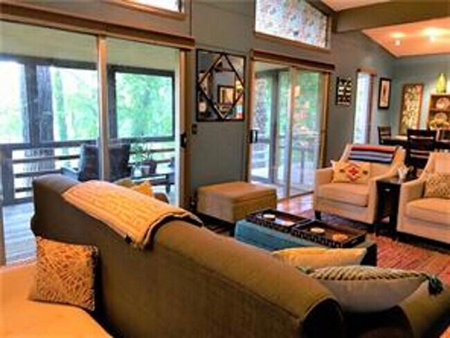 Photo - 48 Grisham Dr