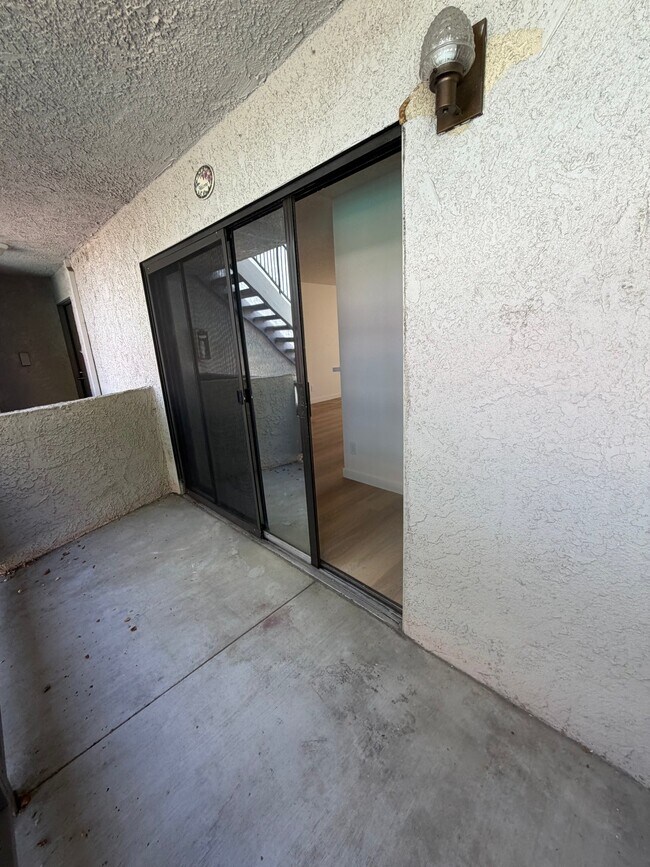 8539 De Soto Ave Unit 109