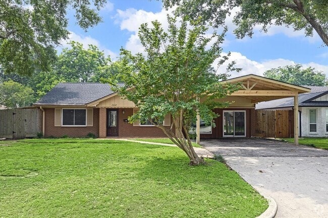 Building Photo - 2007 Shadow Bend Dr Rental