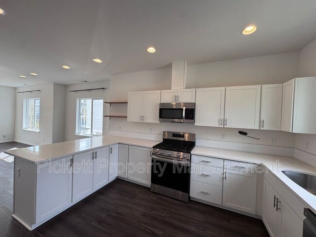 Photo - 814 NW Highgarden Dr