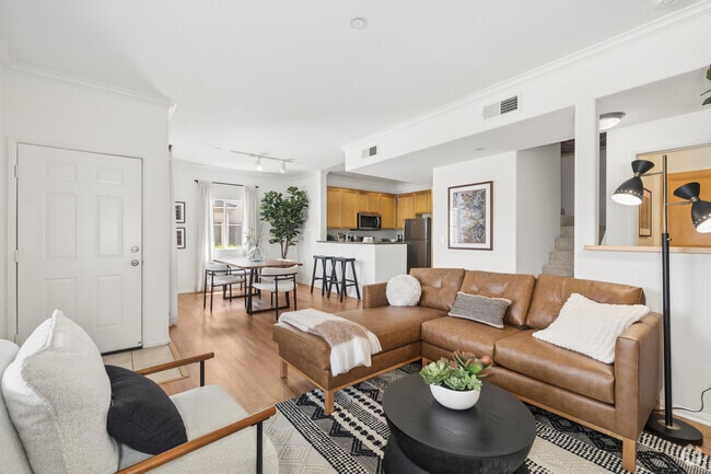 3BR, 2.5BA - 1,344SF - Living Room