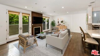 Photo - 1304 S Roxbury Dr