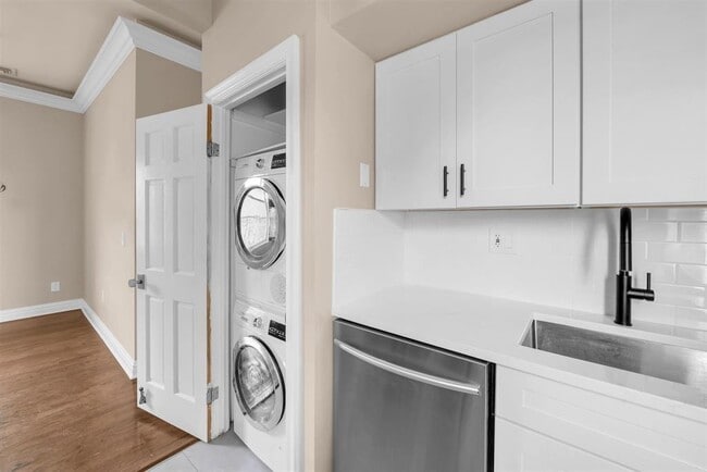 Photo - 6816 Bellevue Ave Unit 3A