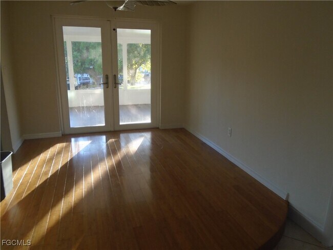 Photo - 991 April Ln