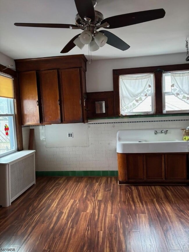 Photo - 2074 Stowe St