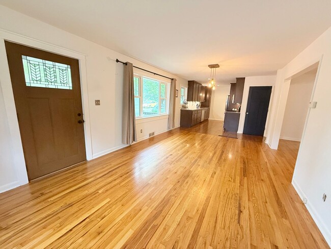 Photo - 1612 N Roosevelt Ave