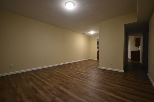 Photo - Pike Apartments Unit D