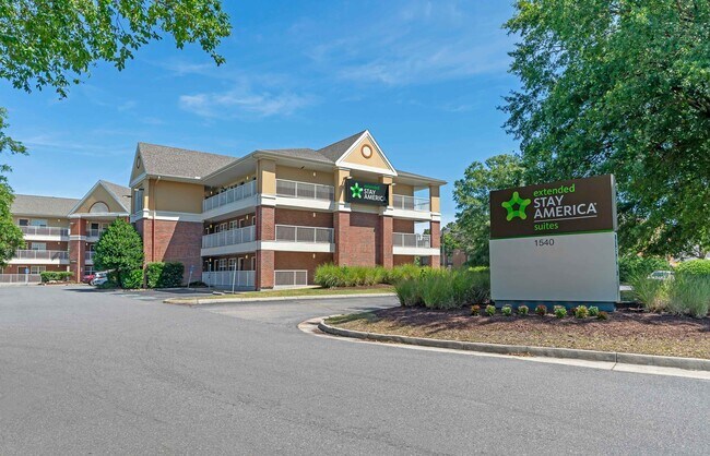Furnished Studio-Chesapeake - Crossways Blvd.