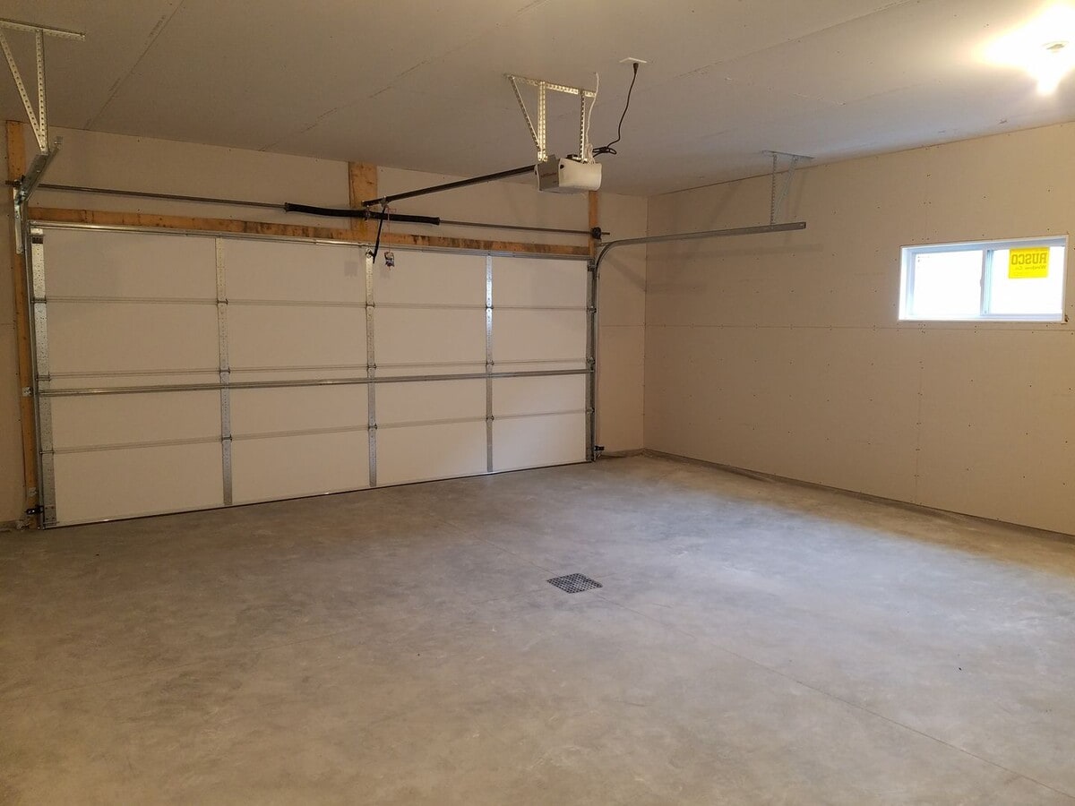 Photo - 2077 12th St W