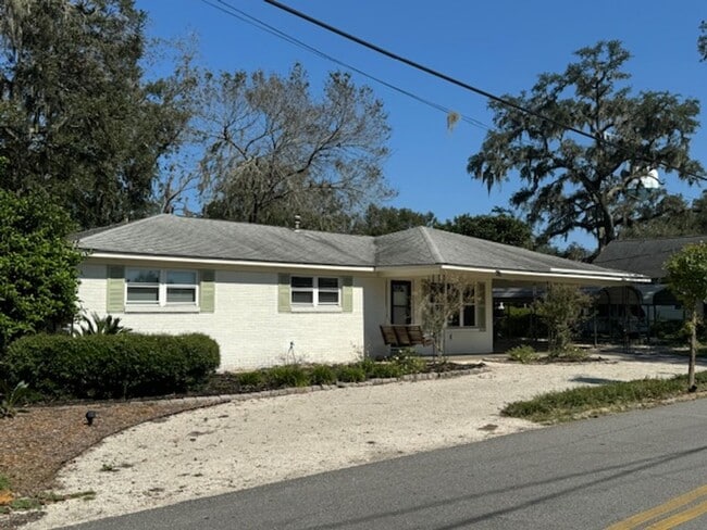 Photo - Thunderbolt Charm Meets Modern Comfort