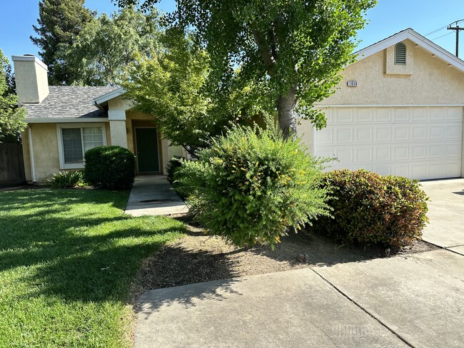 Building Photo - 1030 Kamm Ave Rental