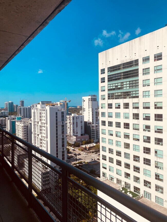 Photo - 690 SW 1st Ct Unidad 2526