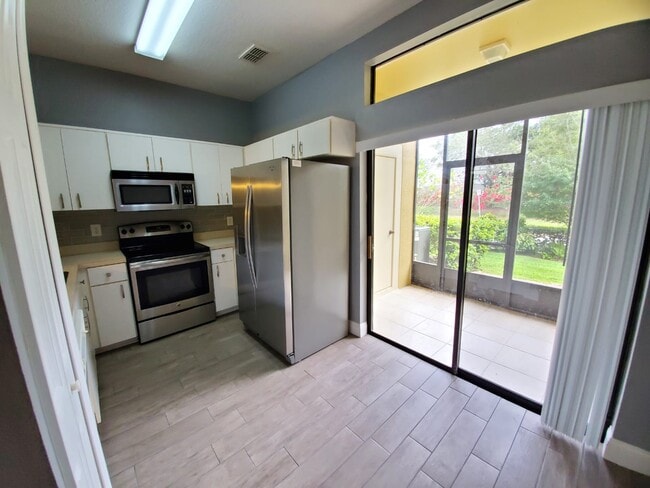 Photo - 6037 Scotchwood Gln