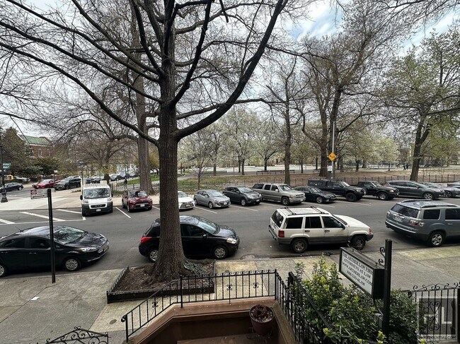 Photo - PARK PLACE Unit 3R