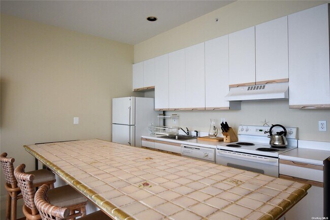 Photo - 256 Dune Rd