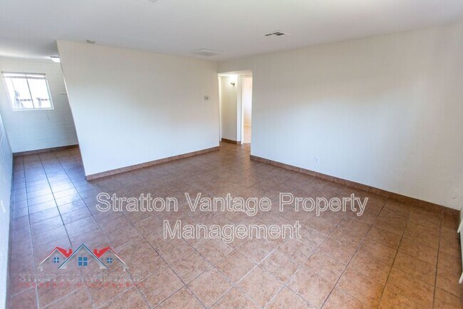 Photo - 2028 N 26th Pl Unit #2