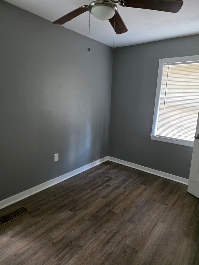 Photo - 3033 Woodview Dr
