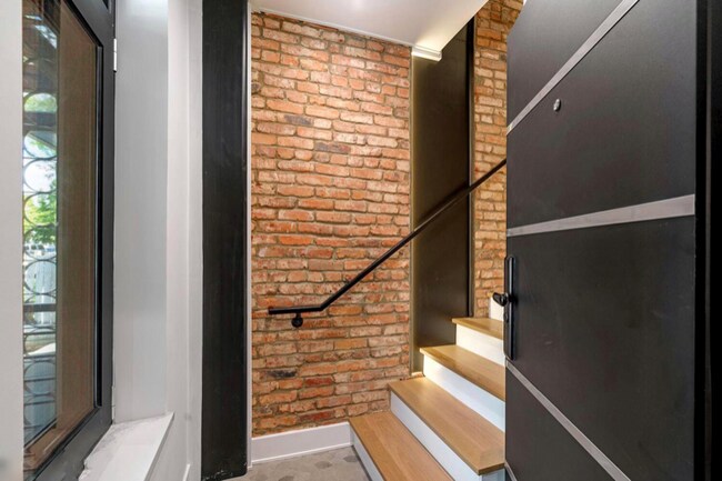 Photo - 746 Morton St NW Unidad PH 2