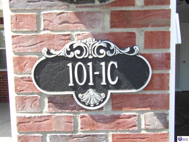 Photo - 101 College Station Ct