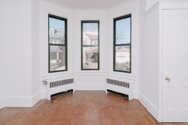 Building Photo - 47 Henry Ave Unit 1