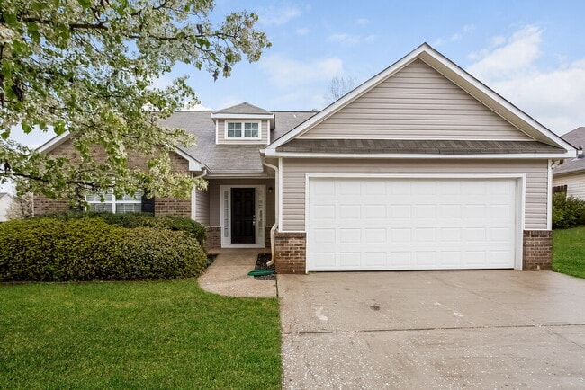 Building Photo - 5275 Yellow Pine Dr