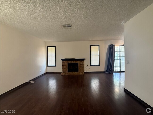 Building Photo - 6661 W Tropicana Ave Unit 202 Rental