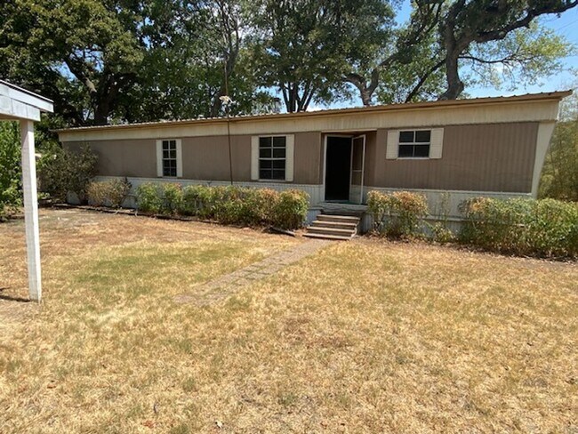 Building Photo - 3 bedroom country living mobile home