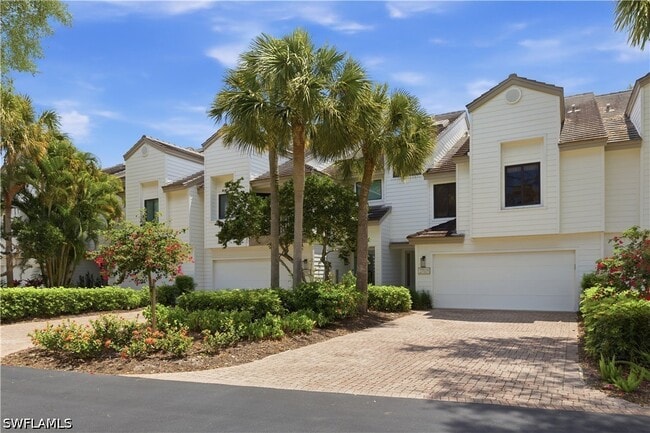Building Photo - 27119 Oakwood Lake Dr