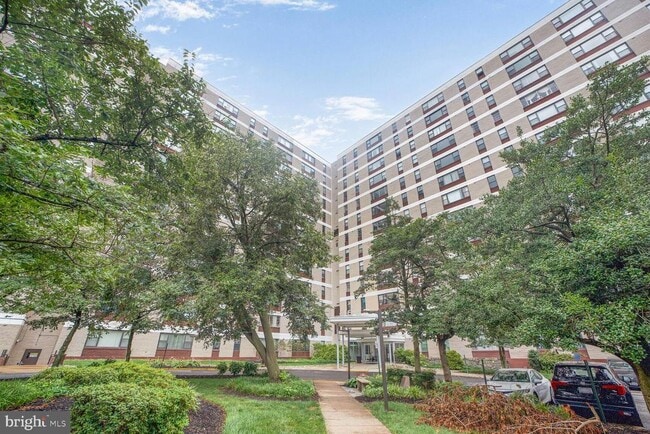 Building Photo - 4600 Duke St Unit 719 Rental